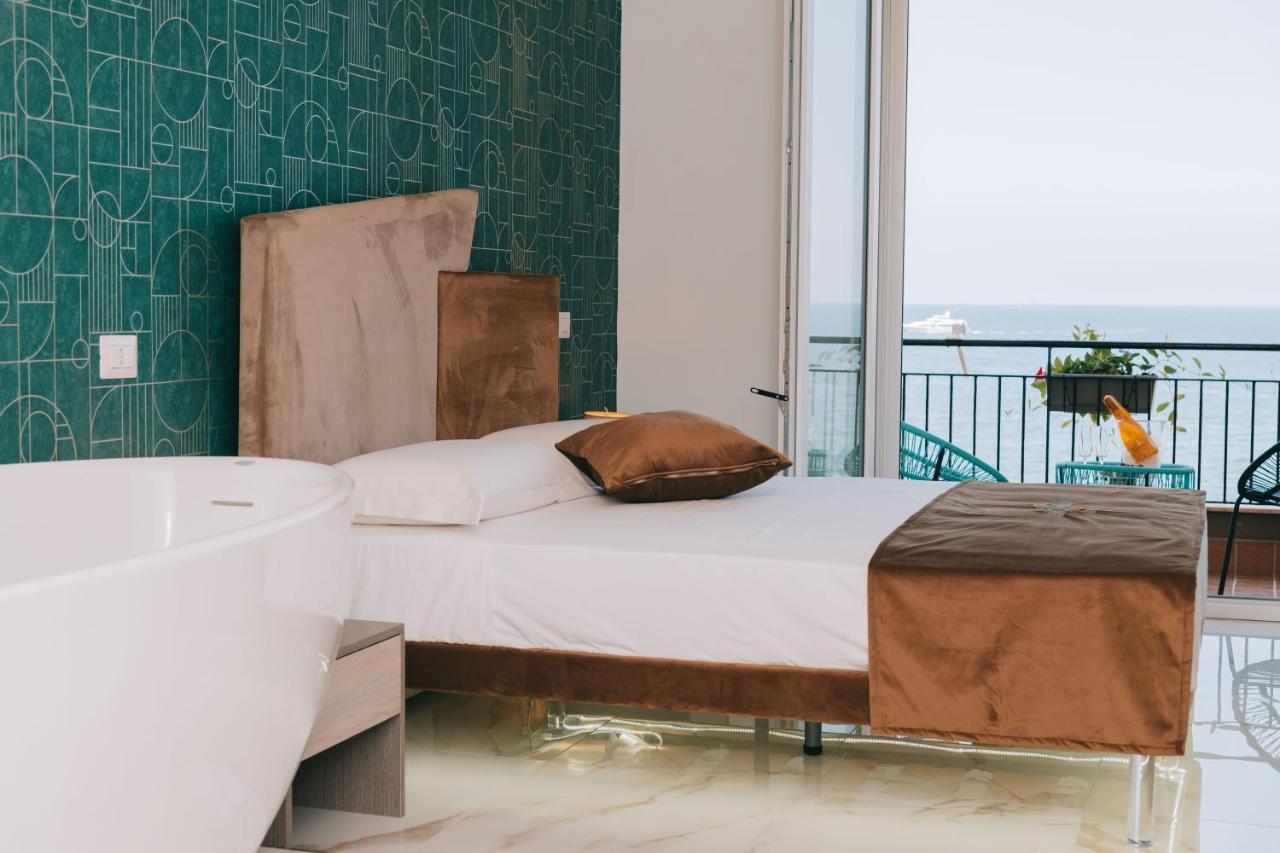 Frontemare Suite Castellammare di Stabia Exteriör bild